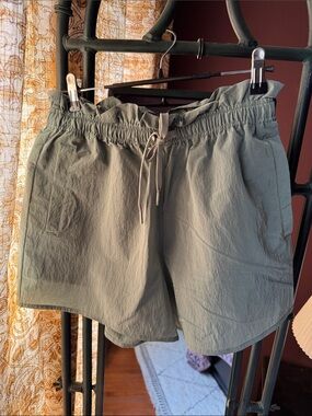 Varley Tulair High-Rise Elastic-Waist Nylon Shorts in Sage